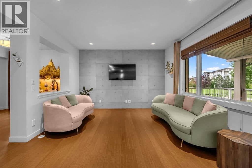 233 Cranarch Common SE - Photo 2 of 40, Calgary, Alberta