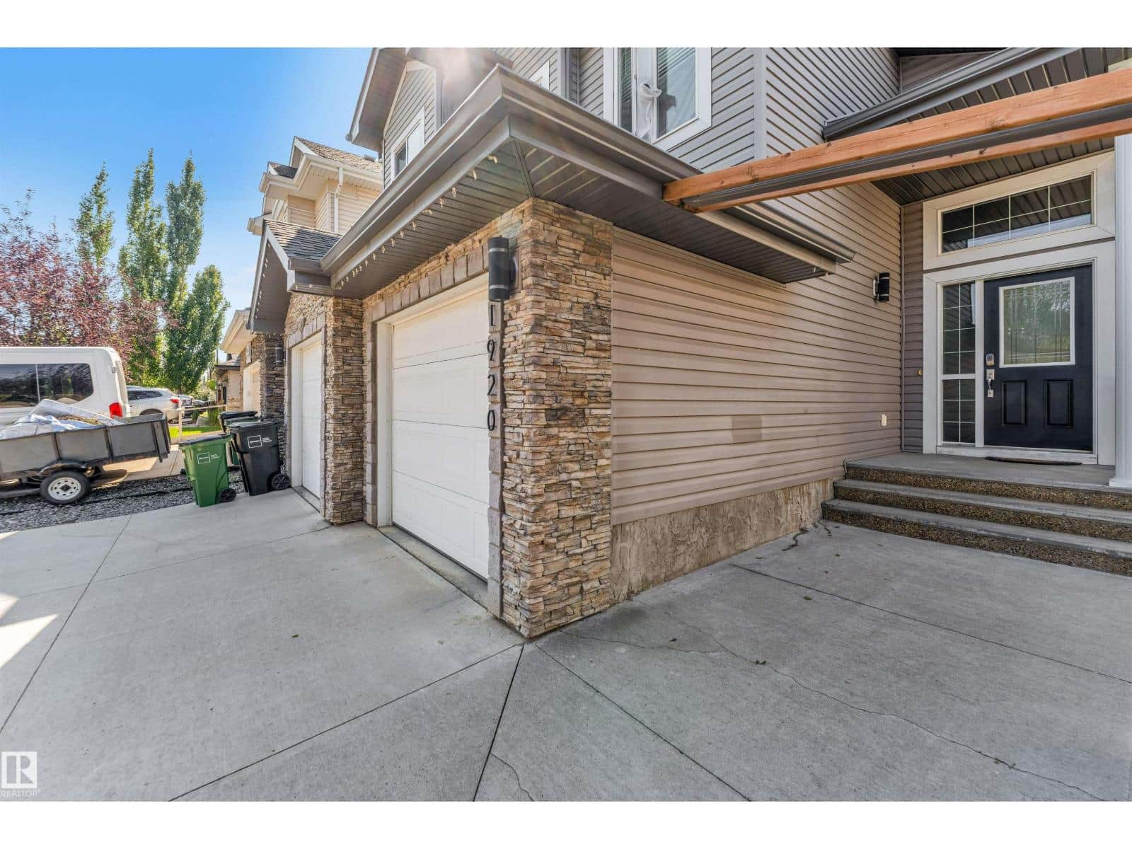 1920 69 St. SW - Photo 5 of 51, Edmonton, Alberta