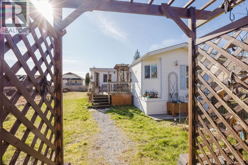 753 STEINBRUNNER ROAD - Main photo, Gibsons, British Columbia