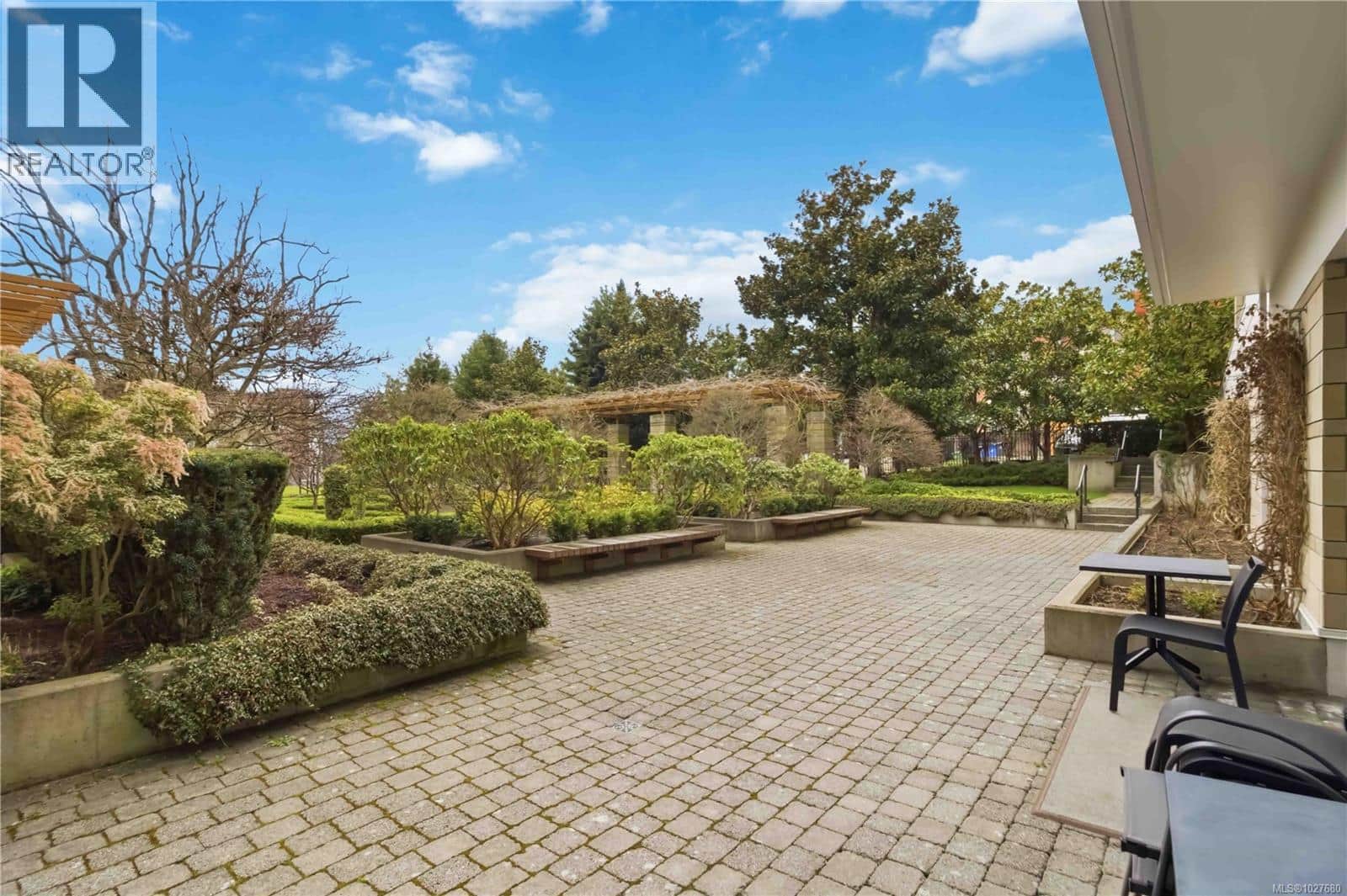 508 999 Burdett Ave - Photo 4 of 45, Victoria, British Columbia