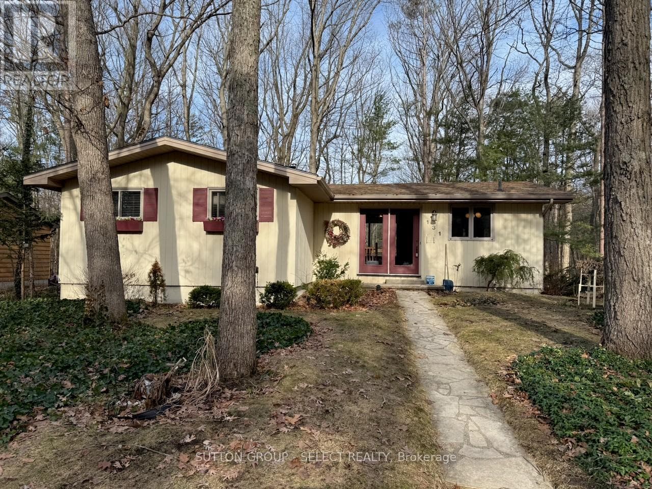 10296 PINES PARKWAY - Main photo, Lambton Shores (Grand Bend), Ontario