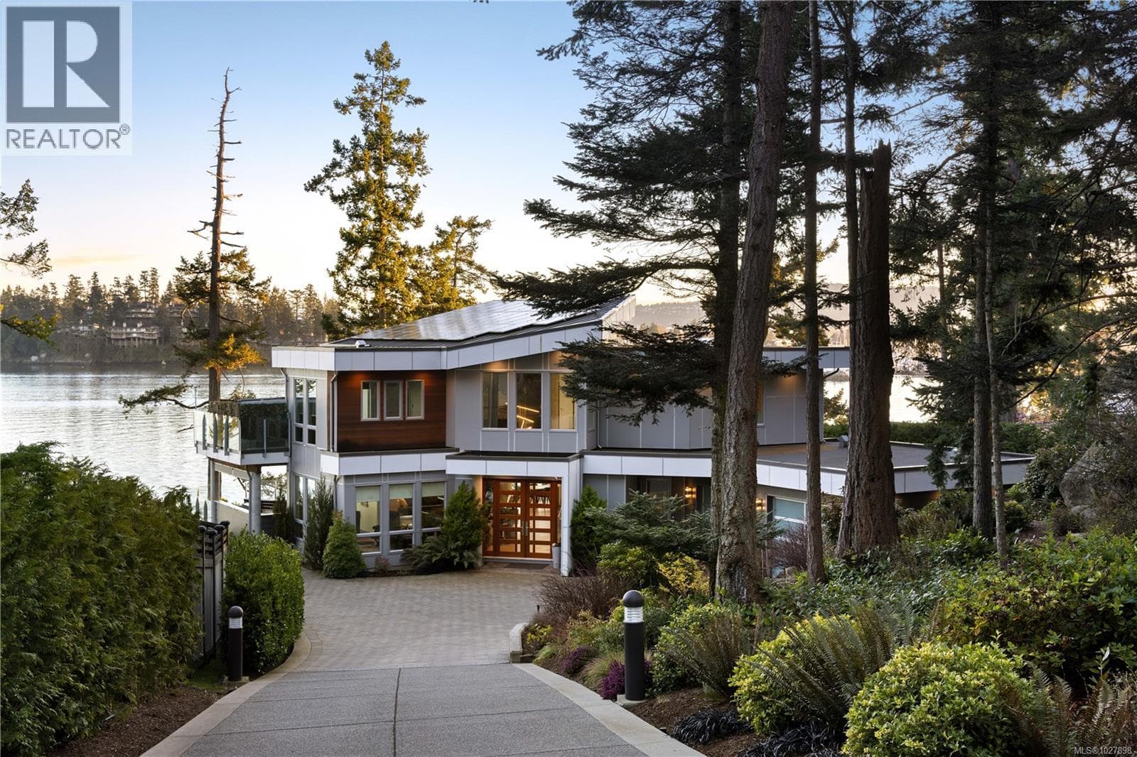 2355 Tryon Rd - Main photo, North Saanich, British Columbia