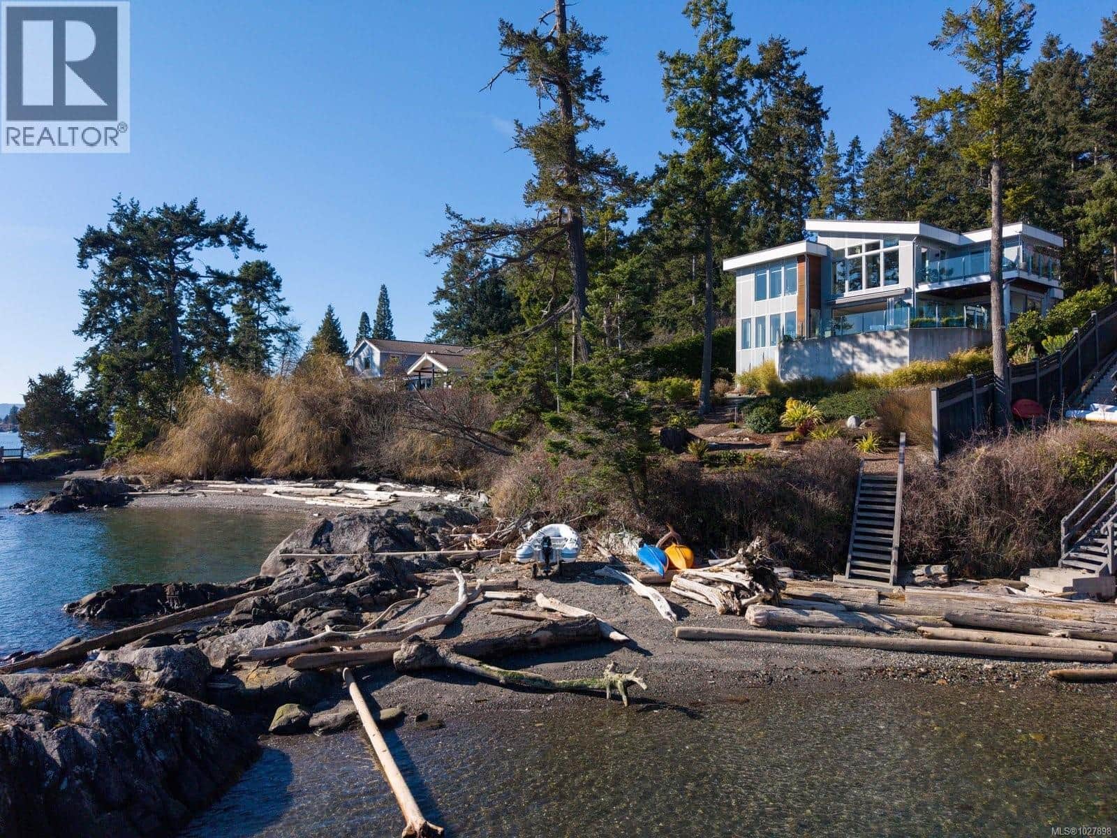 2355 Tryon Rd - Photo 2 of 45, North Saanich, British Columbia