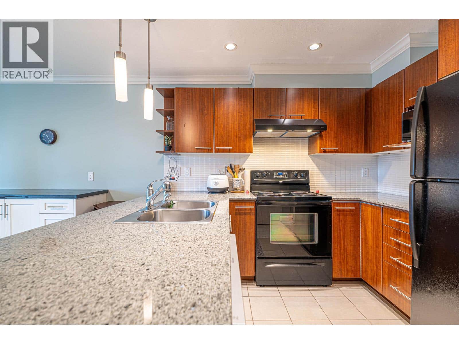 303 4799 BRENTWOOD DRIVE - Photo 2 of 21, Burnaby, British Columbia