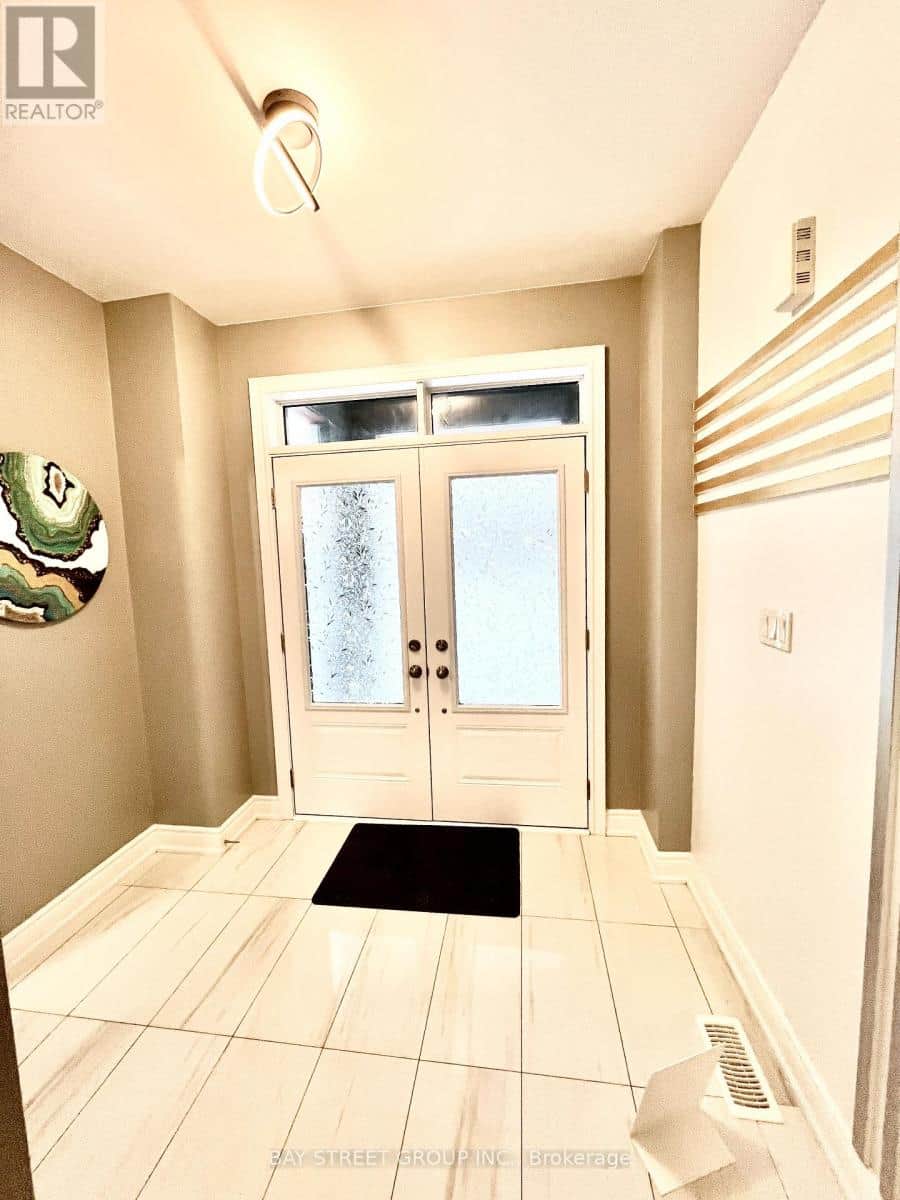 4 MIDDLETON DRIVE - Photo 4 of 40, Wasaga Beach, Ontario