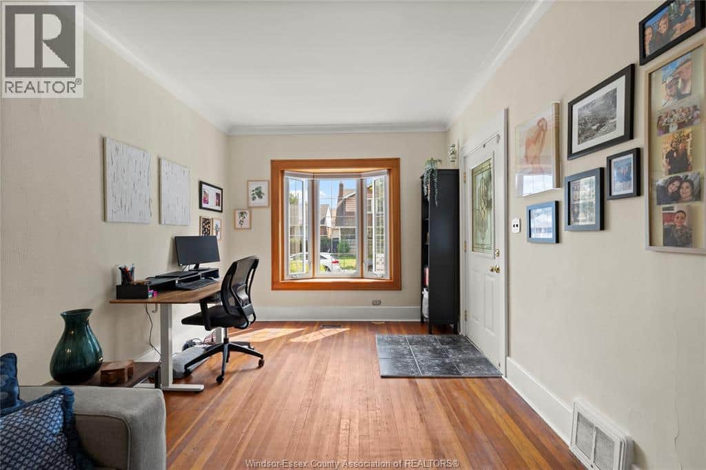 86 HANNA STREET East - Photo 5 of 27, Windsor, Ontario