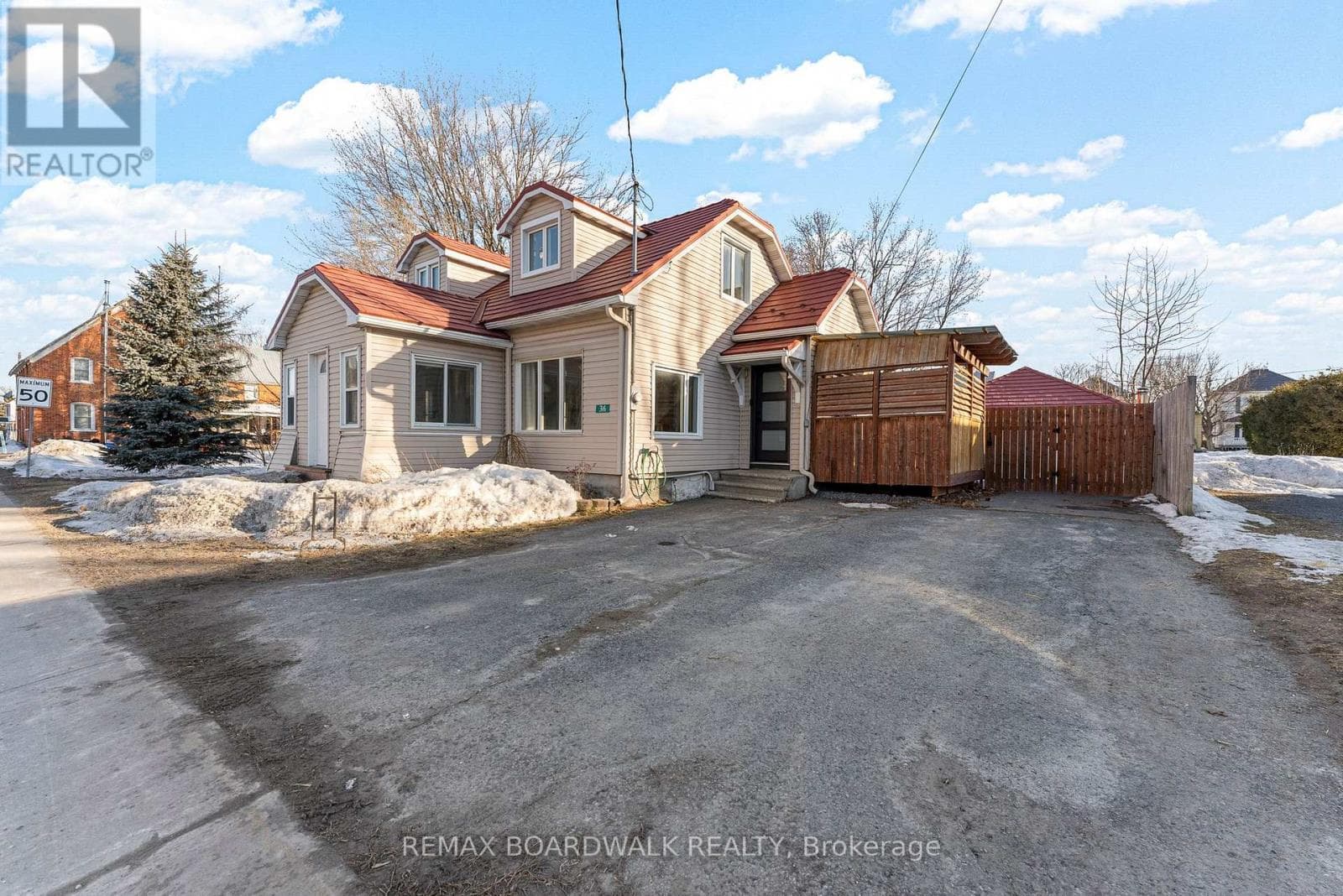 36 MAIN STREET - Main photo, North Stormont, Ontario