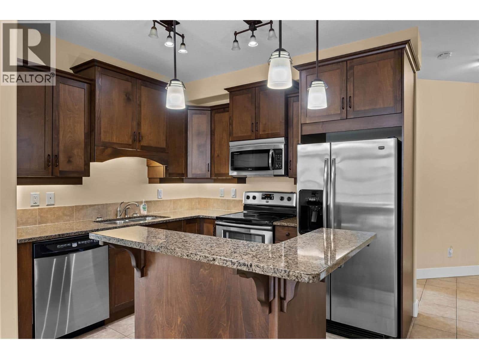 775 MCGILL Road Unit# 408 - Photo 5 of 25, Kamloops, British Columbia