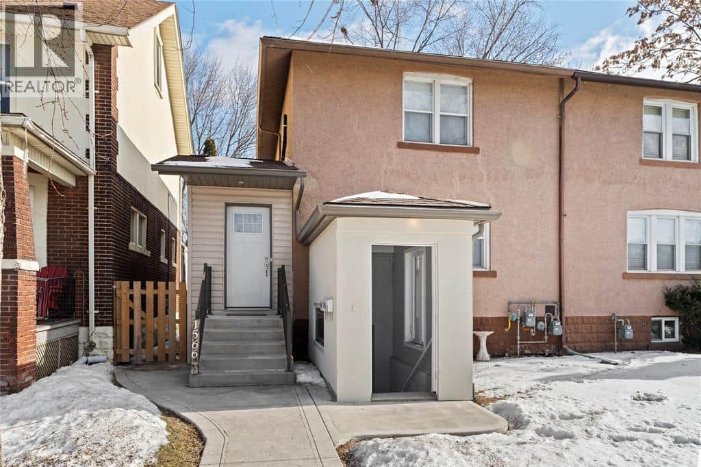 1566 BRUCE AVENUE Unit# UPPER - Photo 2 of 15, Windsor, Ontario