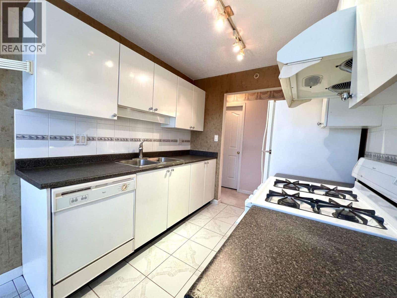 501 8238 SABA ROAD - Photo 5 of 18, Richmond, British Columbia