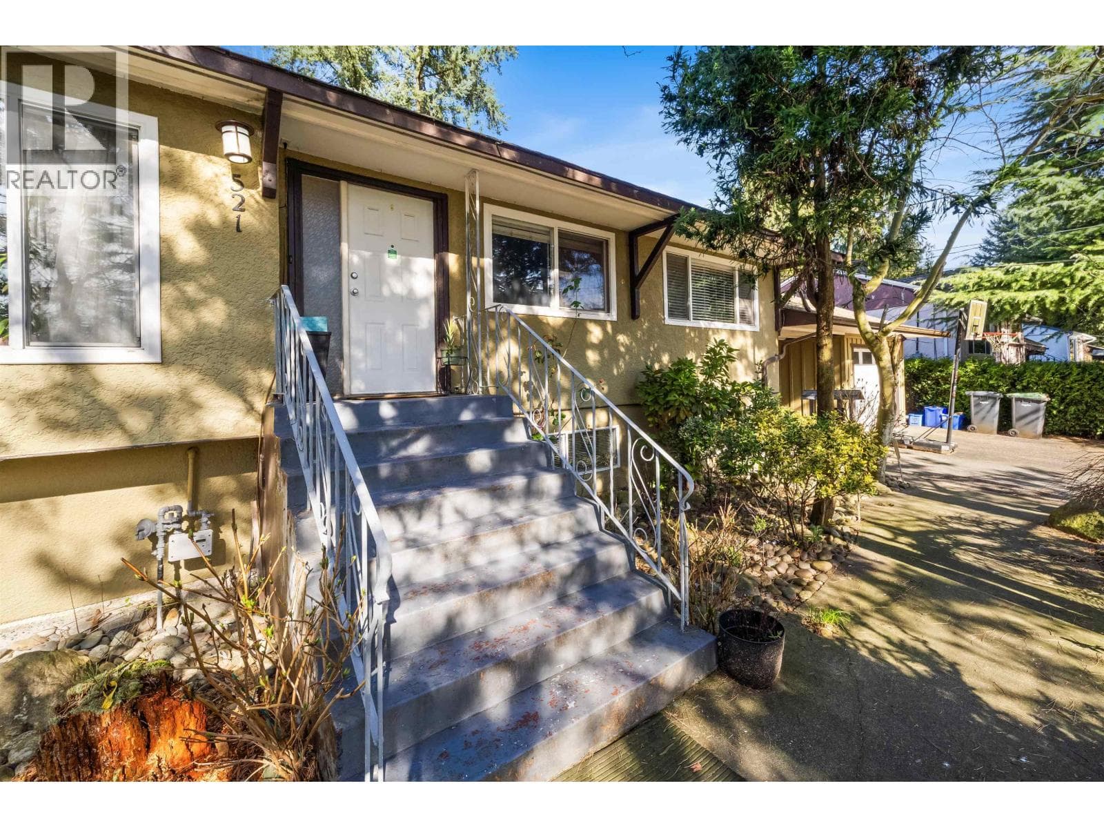 521 BROOKMERE AVENUE - Main photo, Coquitlam, British Columbia