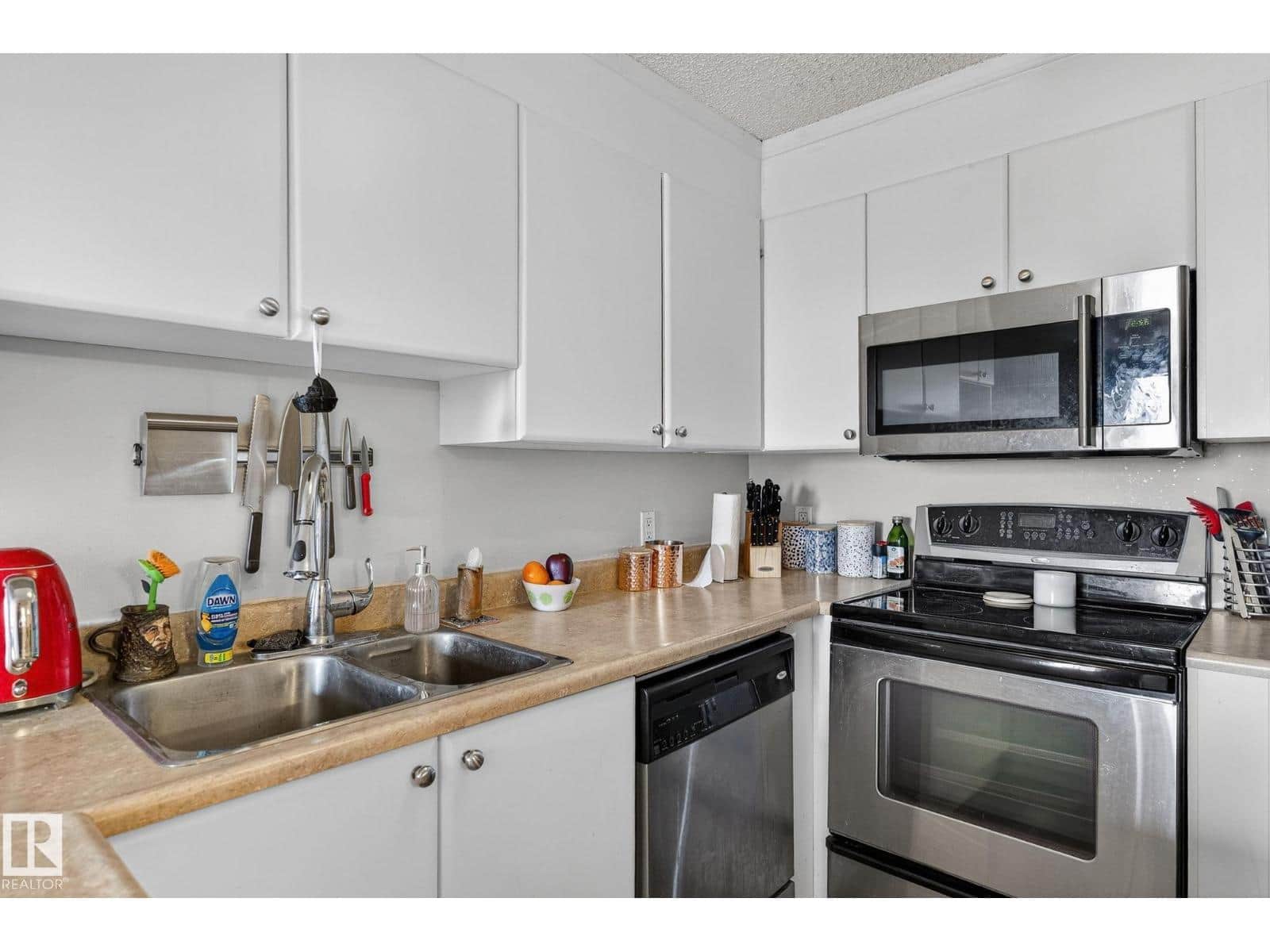 #1203 9715 110 ST NW - Photo 5 of 23, Edmonton, Alberta