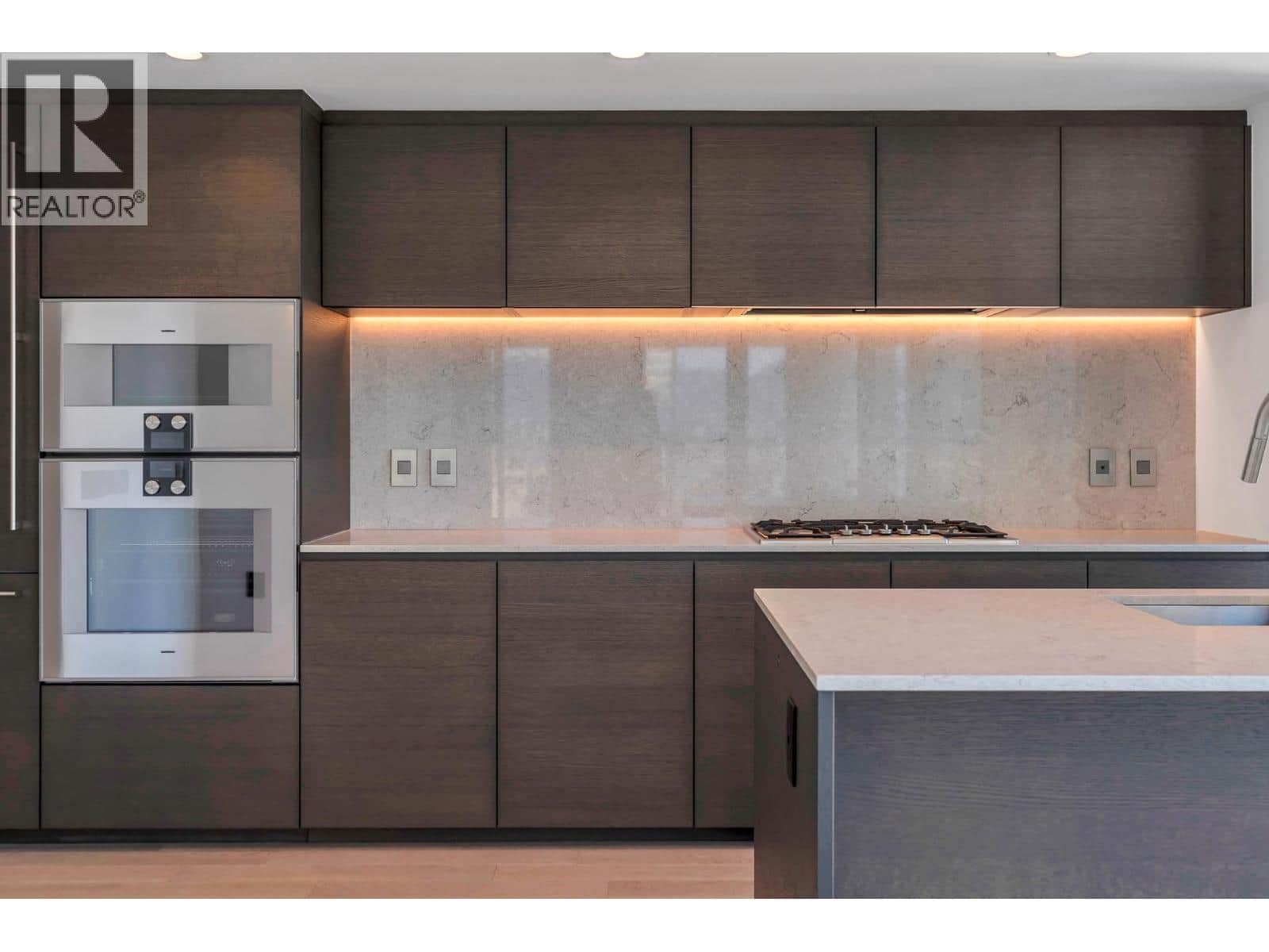 1103 1482 ROBSON STREET - Photo 2 of 13, Vancouver, British Columbia