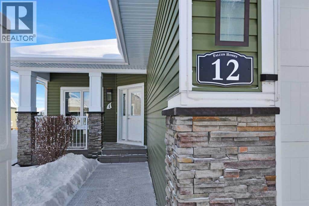 12 Rosse Place - Photo 3 of 36, Sylvan Lake, Alberta