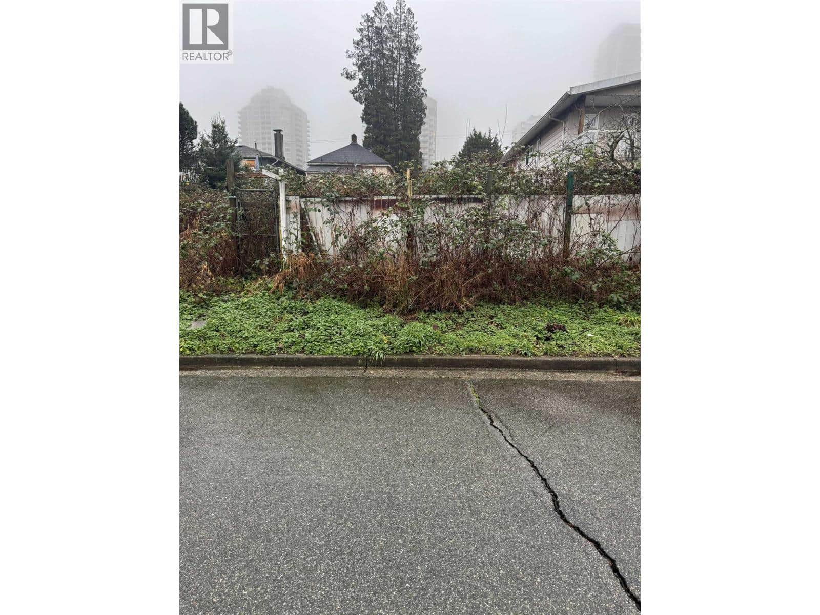 4811 MAITLAND STREET - Photo 2 of 4, Burnaby, British Columbia