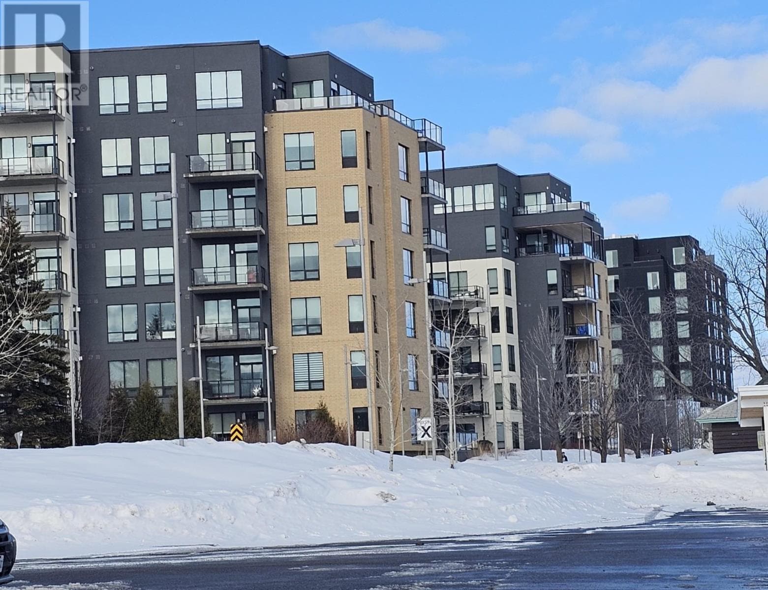 2204 2260 Sleeping Giant PKWY - Main photo, Thunder Bay, Ontario