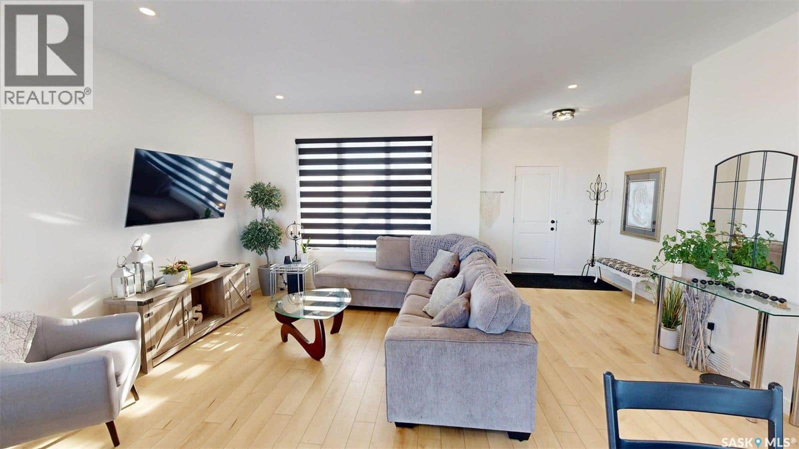 4 Aaron COURT - Photo 5 of 25, Pilot Butte, Saskatchewan