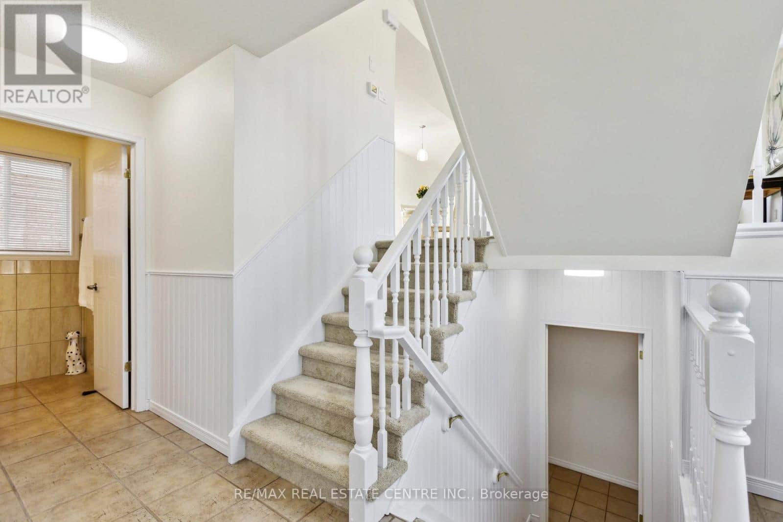 1 SILVERSMITH COURT - Photo 4 of 42, Guelph (Kortright West), Ontario