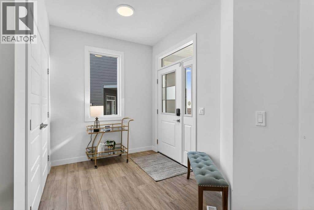 113 Sandpiper Bay - Photo 4 of 48, Chestermere, Alberta