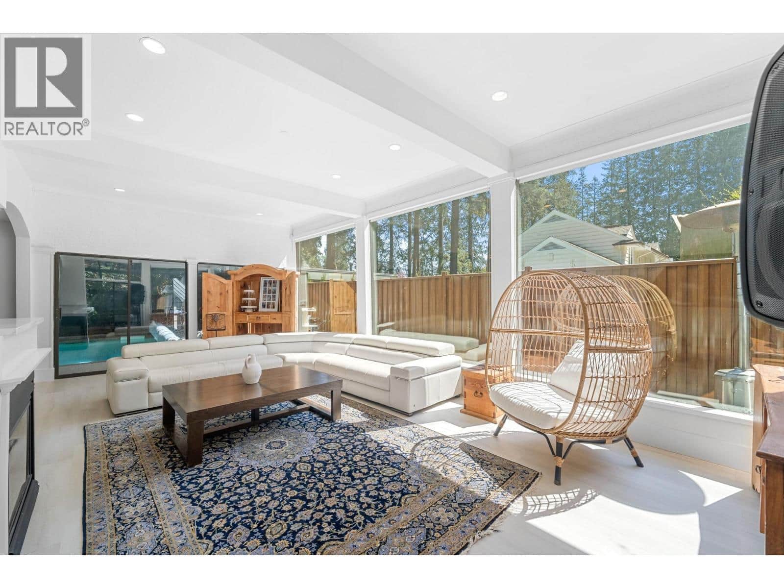 4869 CAPILANO ROAD - Photo 3 of 38, North Vancouver, British Columbia