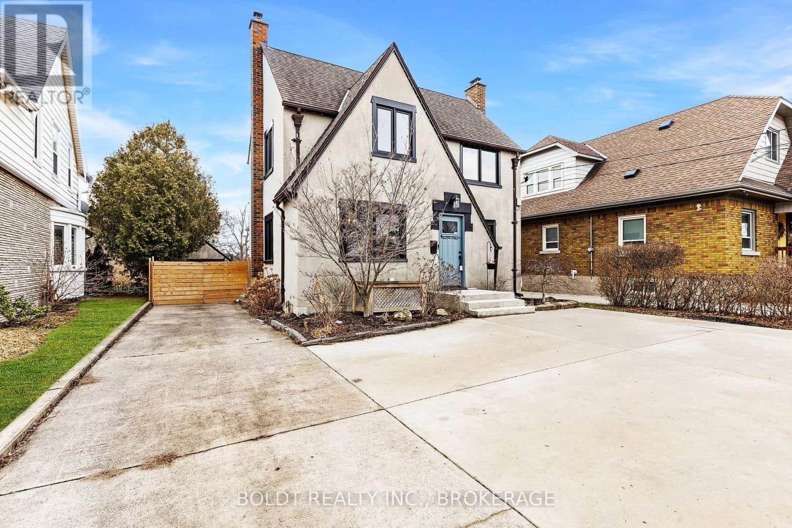 322 QUEENSTON STREET - Photo 2 of 45, St. Catharines (Oakdale), Ontario