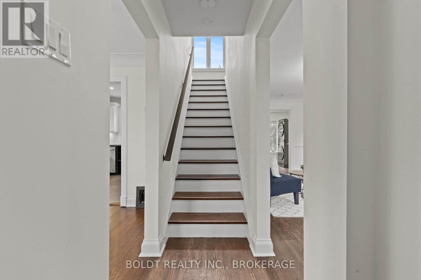 322 QUEENSTON STREET - Photo 5 of 45, St. Catharines (Oakdale), Ontario