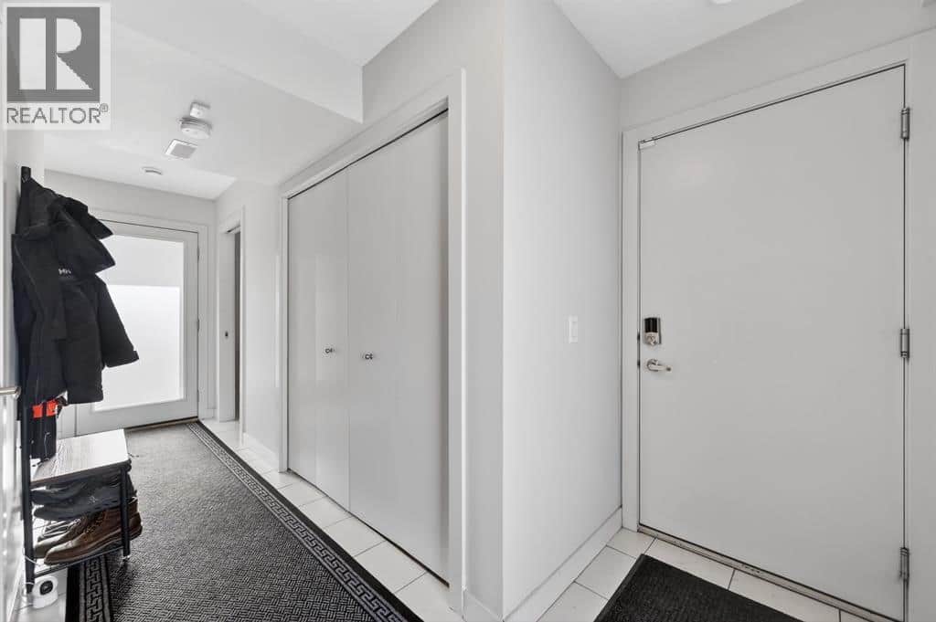 403 Bow Grove NW - Photo 5 of 38, Calgary, Alberta