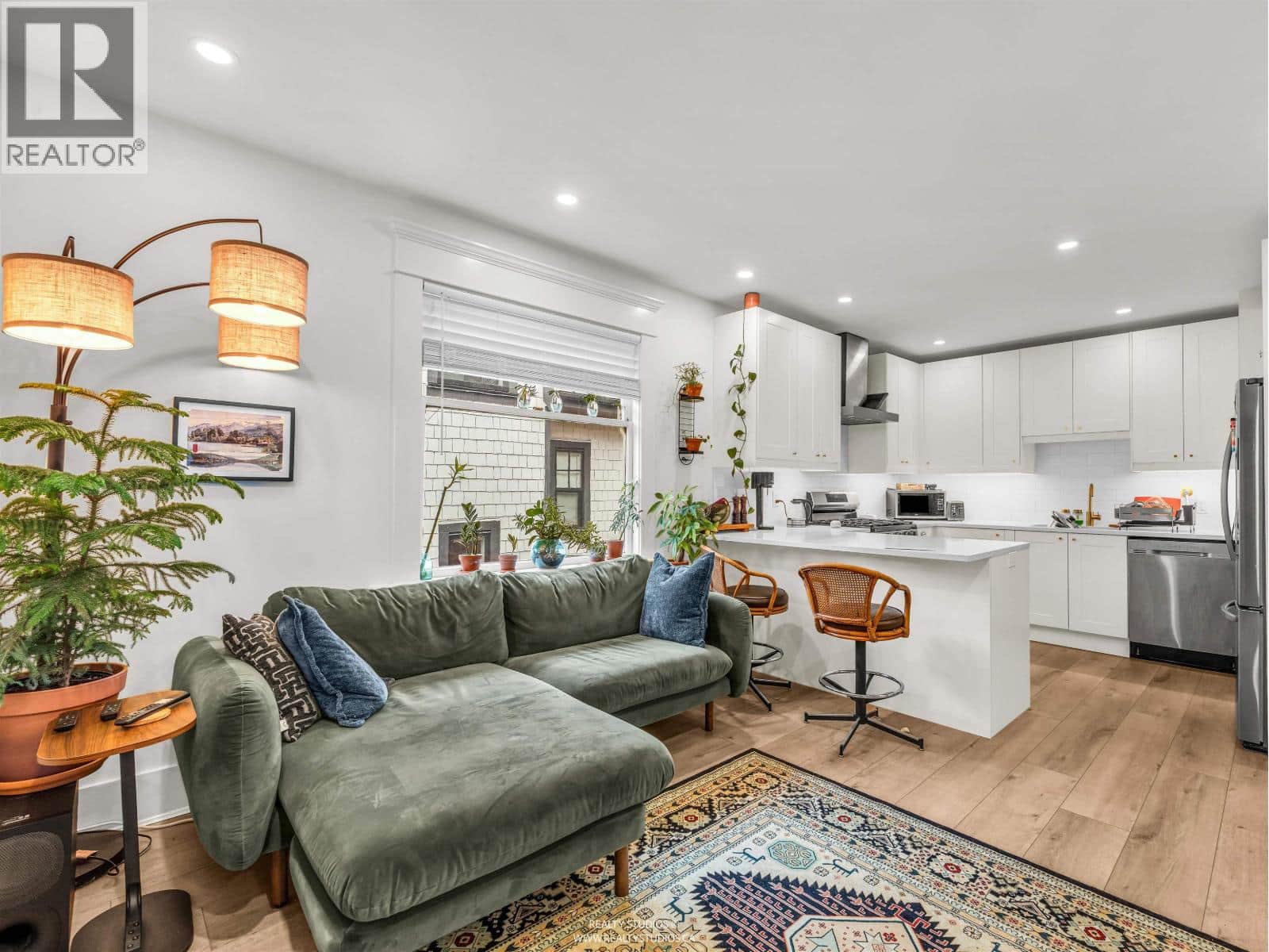 354 W 15TH AVENUE - Photo 4 of 36, Vancouver, British Columbia