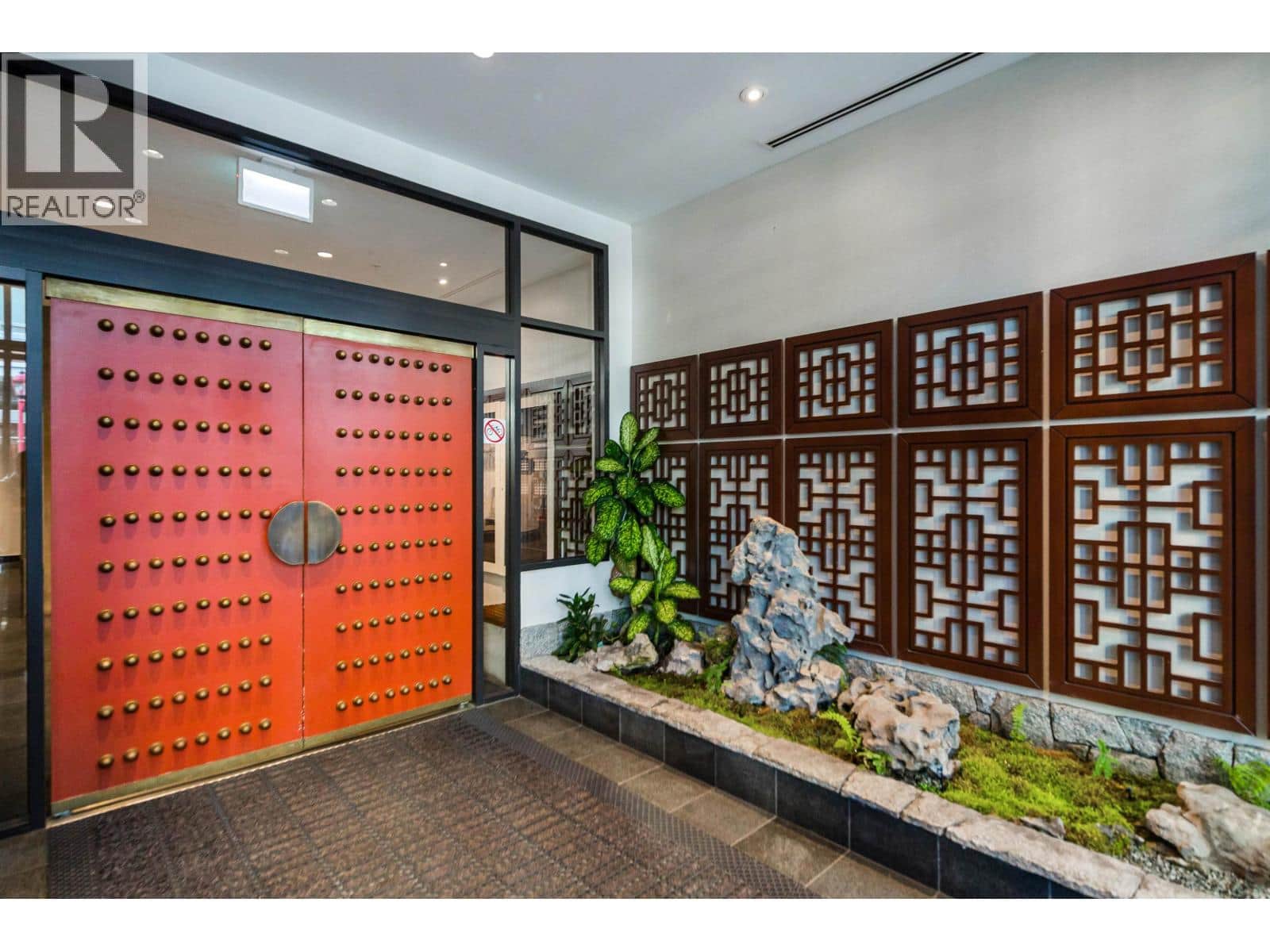 601 188 KEEFER STREET - Photo 3 of 20, Vancouver, British Columbia