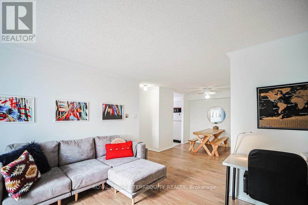 832 - 95 TRAILWOOD DRIVE - Photo 2 of 49, Mississauga (Hurontario), Ontario