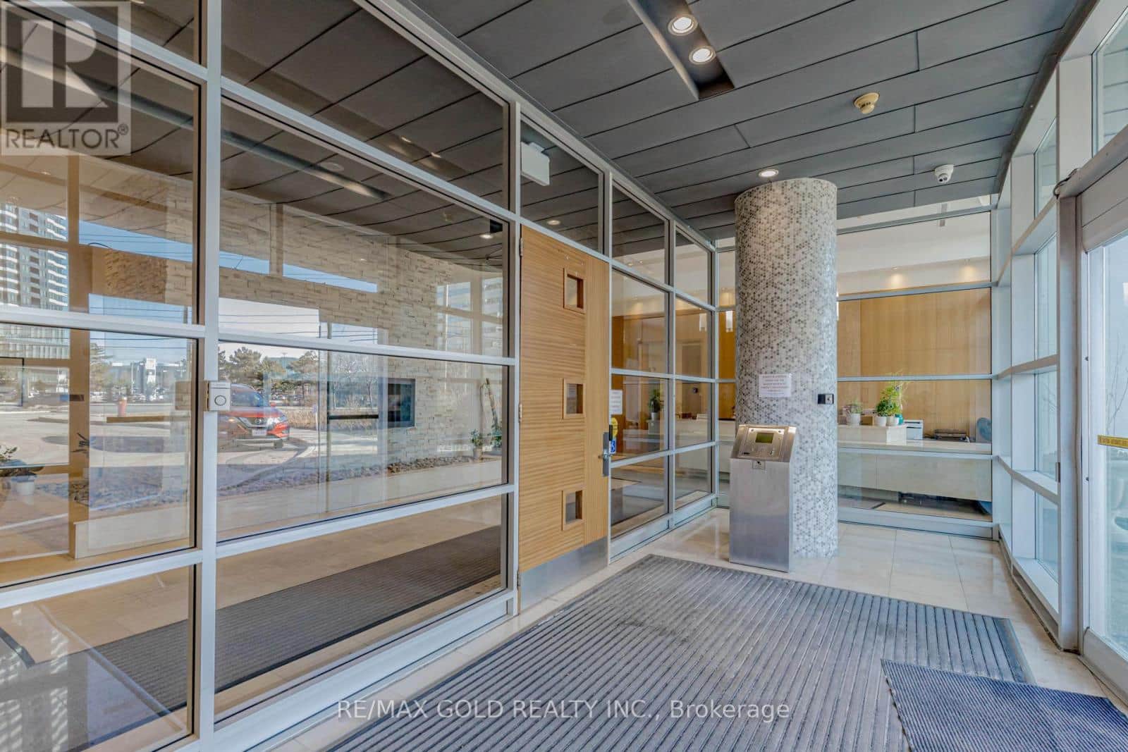 1106 - 220 BURNHAMTHORPE ROAD W - Photo 4 of 50, Mississauga (City Centre), Ontario