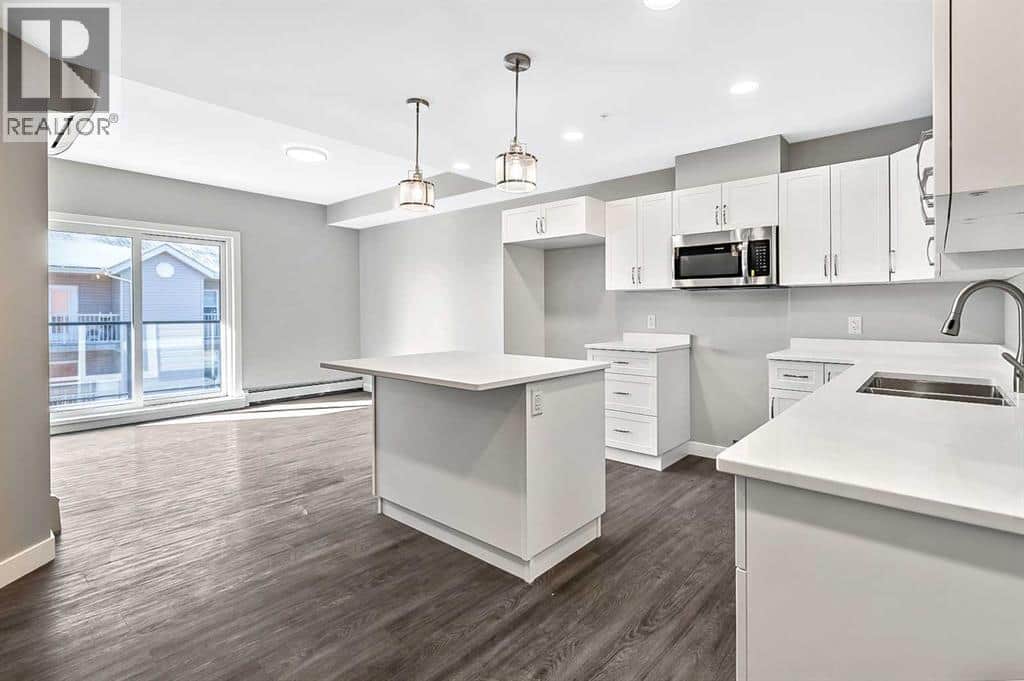 302, 97 Station Drive - Photo 3 of 23, Sylvan Lake, Alberta