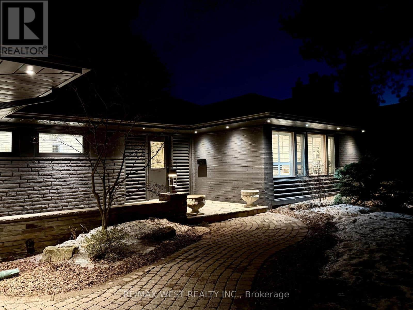 416 THE KINGSWAY - Photo 2 of 7, Toronto (Princess-Rosethorn), Ontario