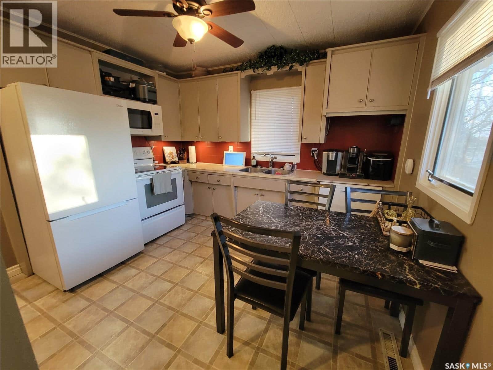 4812 post STREET - Photo 4 of 24, Macklin, Saskatchewan