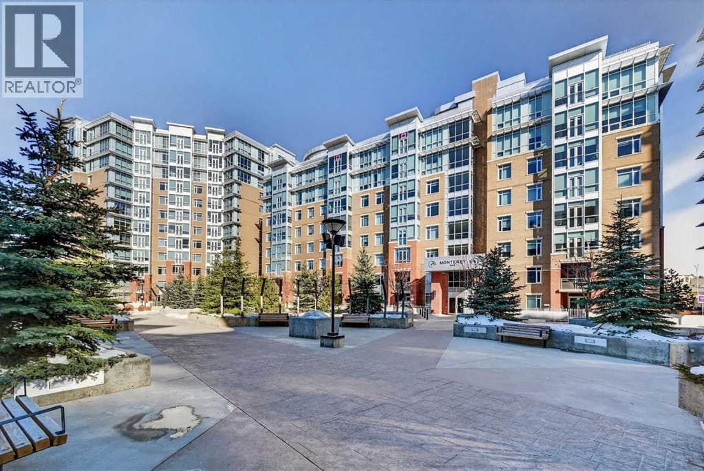 402, 16 Varsity Estates Circle NW - Main photo, Calgary, Alberta