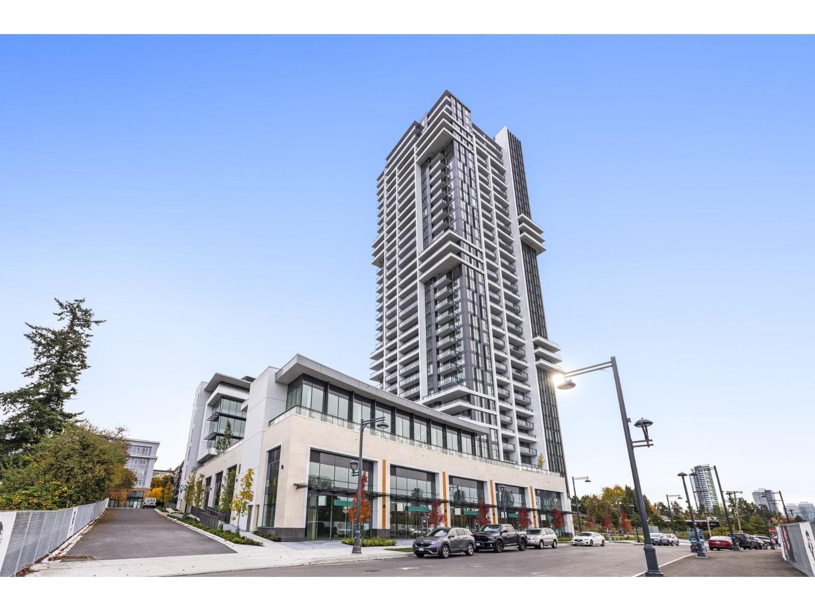 1810 13675 107A AVENUE - Main photo, Surrey, British Columbia