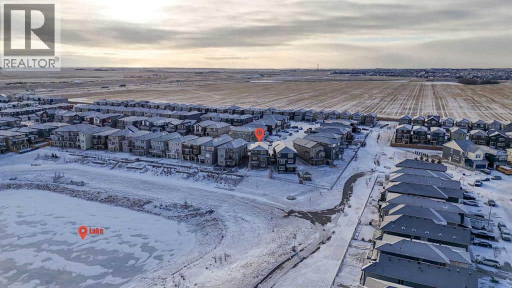 47 Corner Meadows Row NE - Photo 5 of 50, Calgary, Alberta