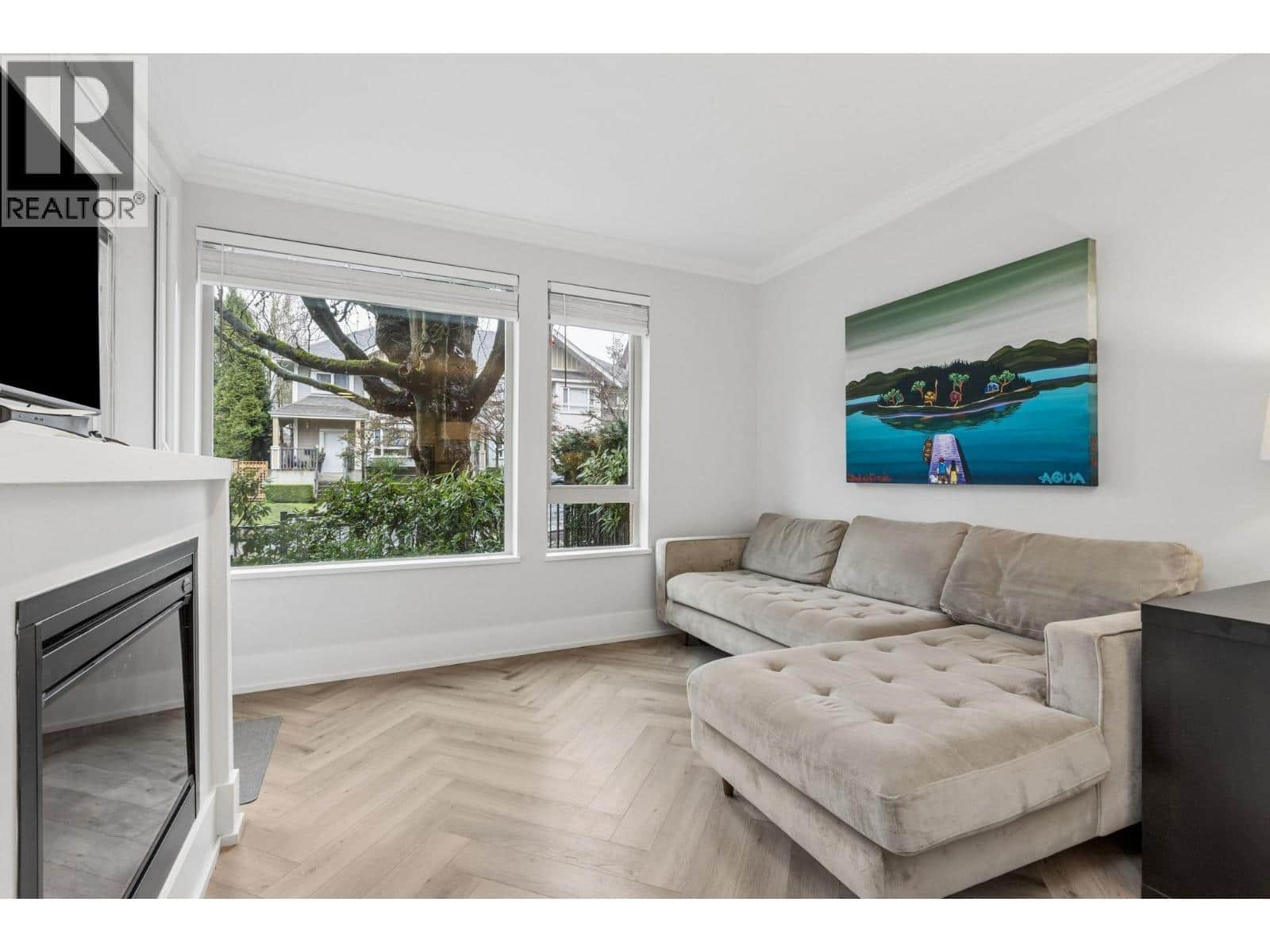 107 159 W 22ND STREET - Photo 2 of 36, North Vancouver, British Columbia