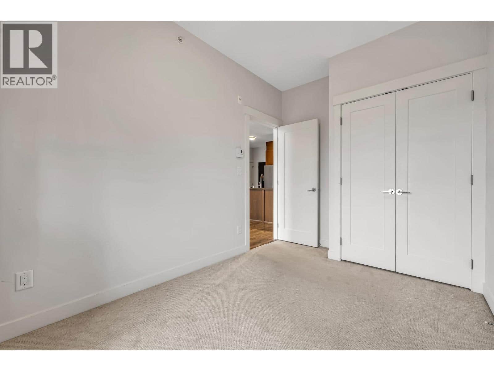 403 827 RODERICK AVENUE - Photo 5 of 23, Coquitlam, British Columbia