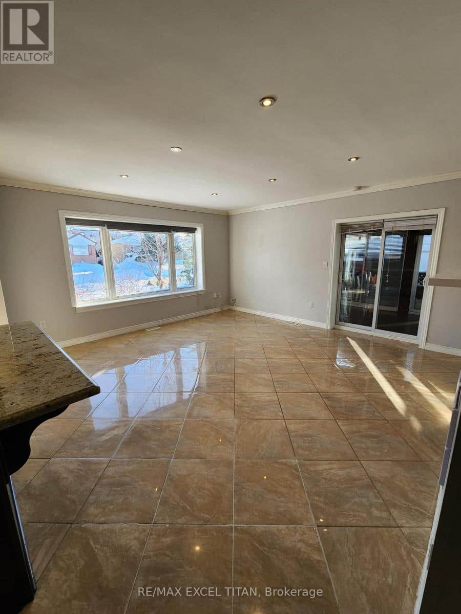 12 WICKFORD DRIVE - Photo 4 of 24, Toronto (Maple Leaf), Ontario