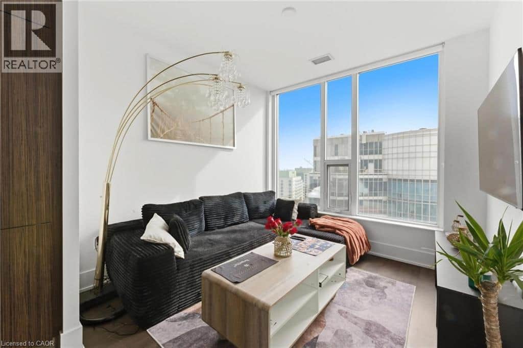 10 YORK Street Unit# 3807 - Photo 5 of 50, Toronto, Ontario