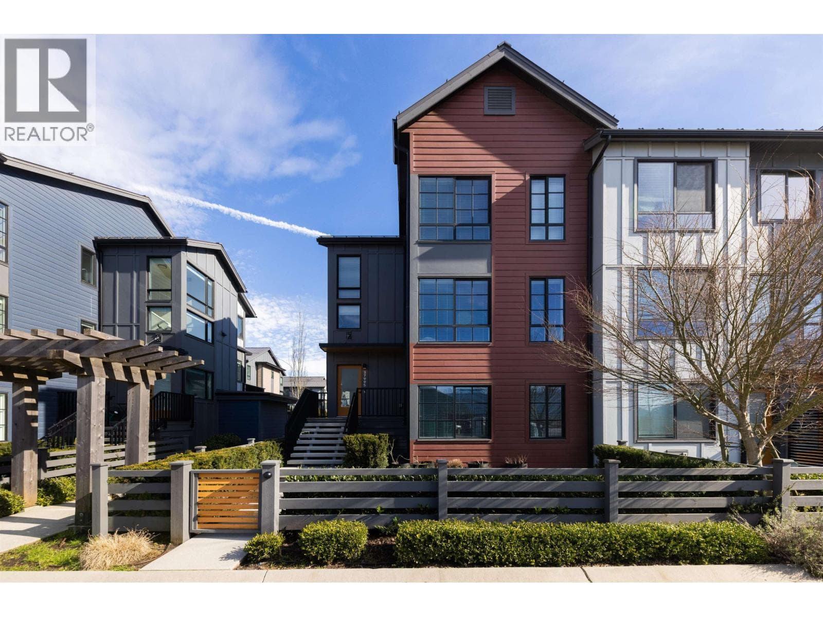 37995 HELM WAY - Main photo, Squamish, British Columbia