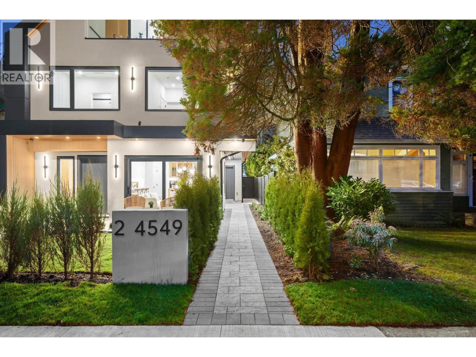 2 4549 W 11TH AVENUE - Photo 2 of 39, Vancouver, British Columbia