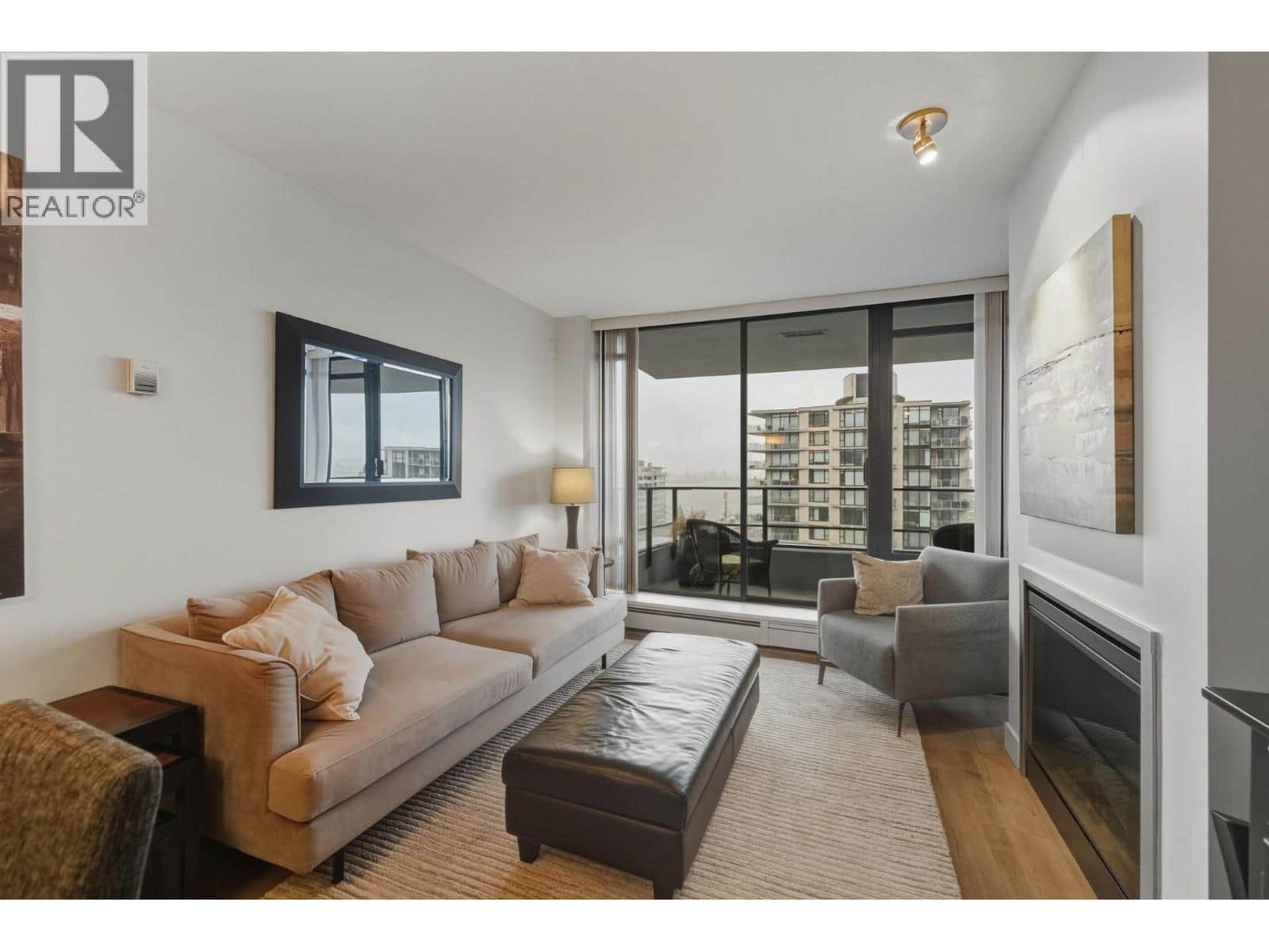 1102 151 W 2ND STREET - Photo 5 of 34, North Vancouver, British Columbia