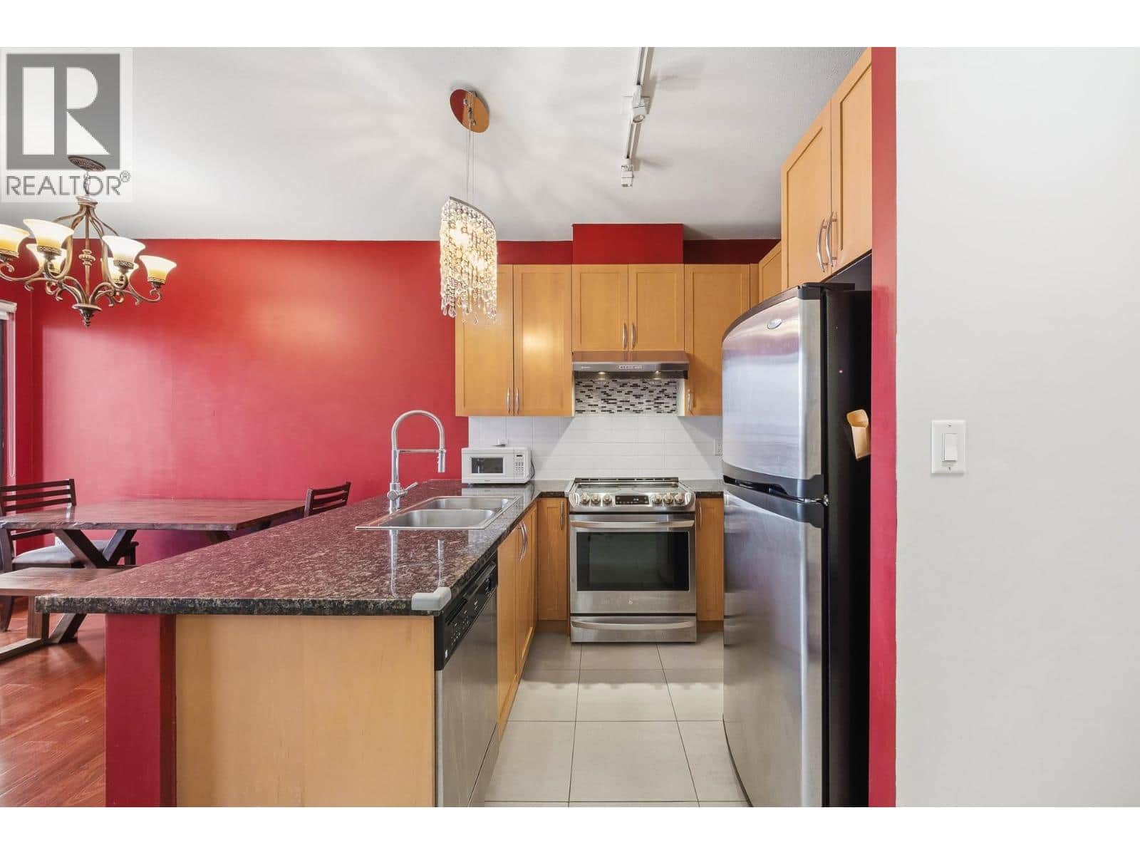 1801 6833 STATION HILL DRIVE - Photo 3 of 31, Burnaby, British Columbia